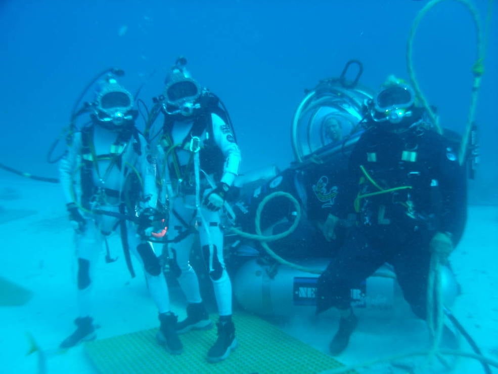 undersea crew