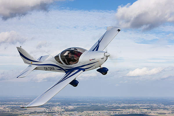 The first SportStar RTC aircraft was delivered to a France-based flight training company in August 2013. Image courtesy of EVEKTOR-AEROTECHNIK.
