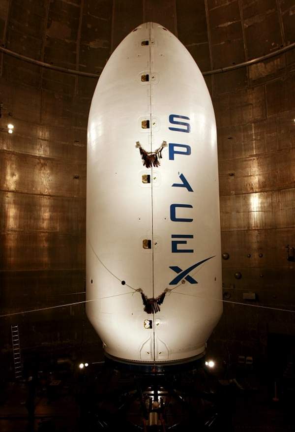 Falcon Heavy launch vehicle can carry up to 53t of payload inside a composite fairing. Credit: Space Exploration Technologies Corporation.