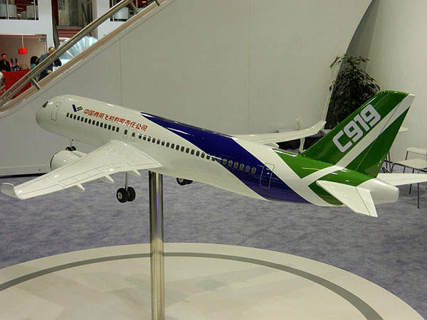 The C919 is expected to enter service by 2017. Image courtesy of Waerfelu.