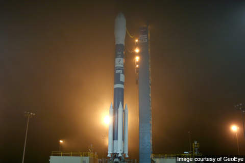 GeoEye-1 is launched atop Boeing Delta II launch vehicle.