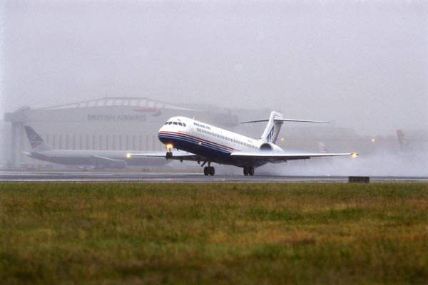 The 717-200 landing. The landing gear is hydraulically operated retractable tricycle type with twin wheels on all three units.